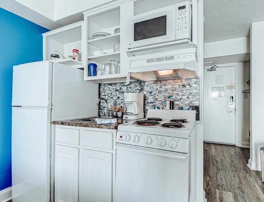 Ocean Front Comfy Condo W/Kitchen, Sleeps 4, Snowbird Paradise Myrtle Beach Exterior foto